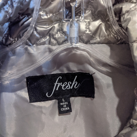 Fresh Brand Quilted Silver Zip Up Vest, Size Large - Picture 4 of 4